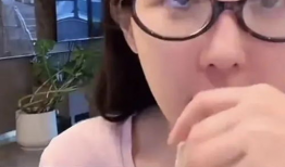 娱乐吃瓜酱的第1个视频,带你领略幕后花絮与精彩瞬间