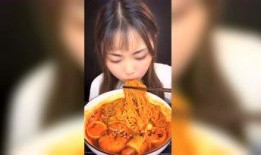 娱乐吃瓜酱一个人做饭